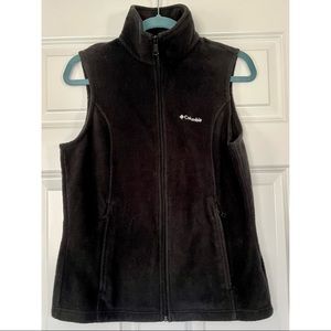 Columbia black fleece vest with pockets